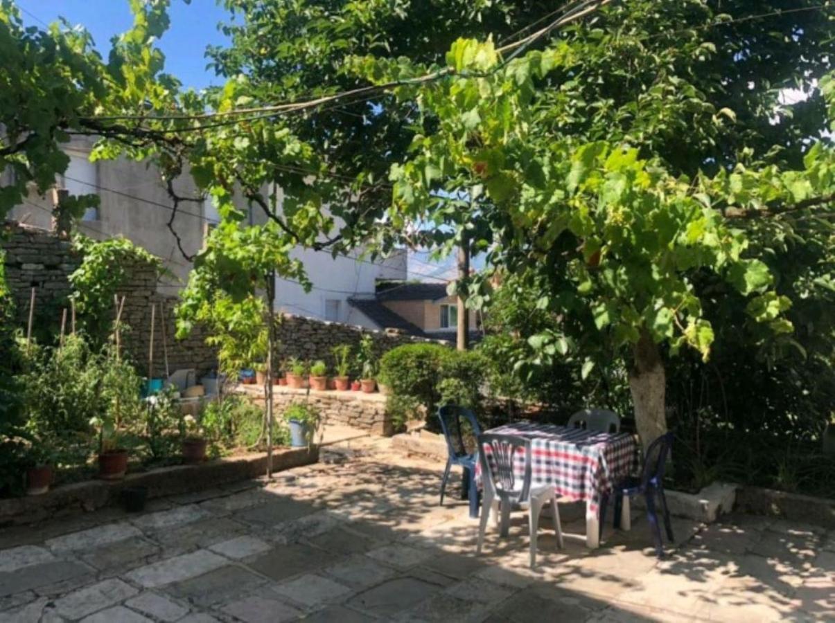 Miziriguesthouse Gjirokaster Ngoại thất bức ảnh