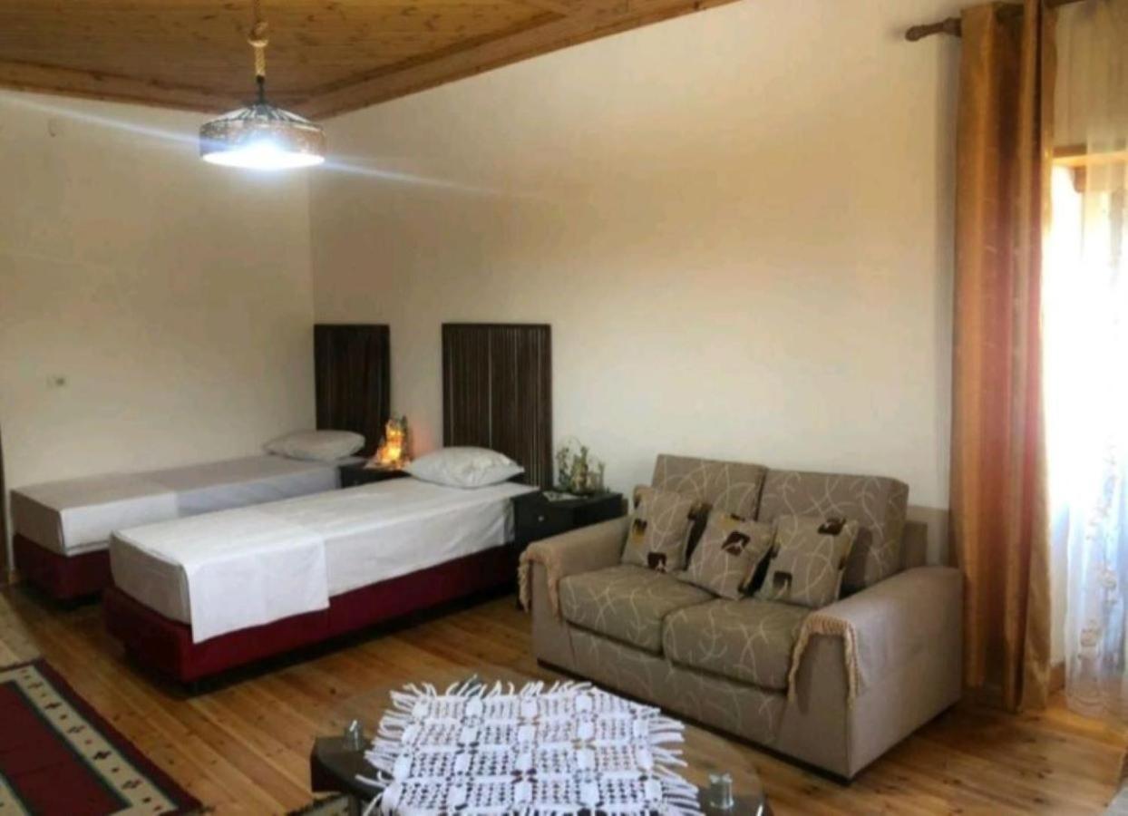 Miziriguesthouse Gjirokaster Ngoại thất bức ảnh
