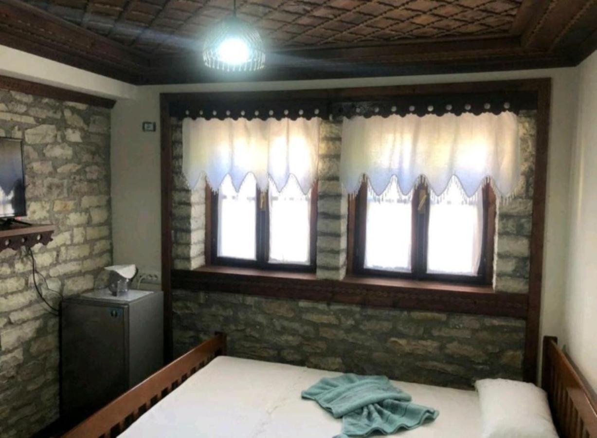 Miziriguesthouse Gjirokaster Ngoại thất bức ảnh