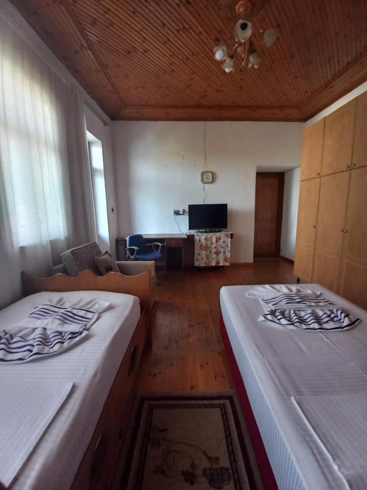 Miziriguesthouse Gjirokaster Ngoại thất bức ảnh